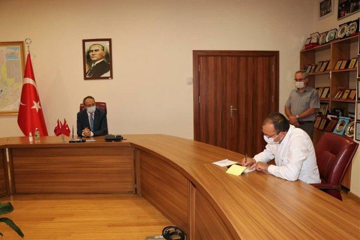 Sultanbeyli Kaymakamı Metin Kubilay Türk Kızılay’ına vekaletle kurban bağışında bulundu G1