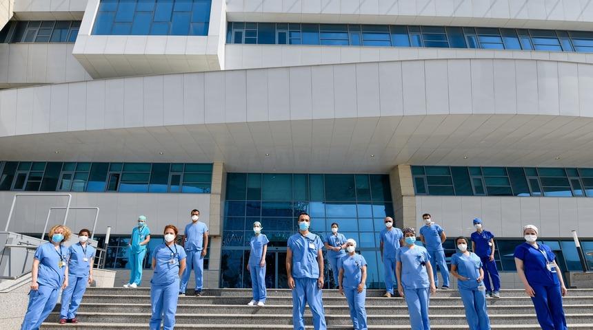 Kardeş &uuml;lke Azerbaycan'a T&uuml;rk doktorlardan koronavir&uuml;s desteği