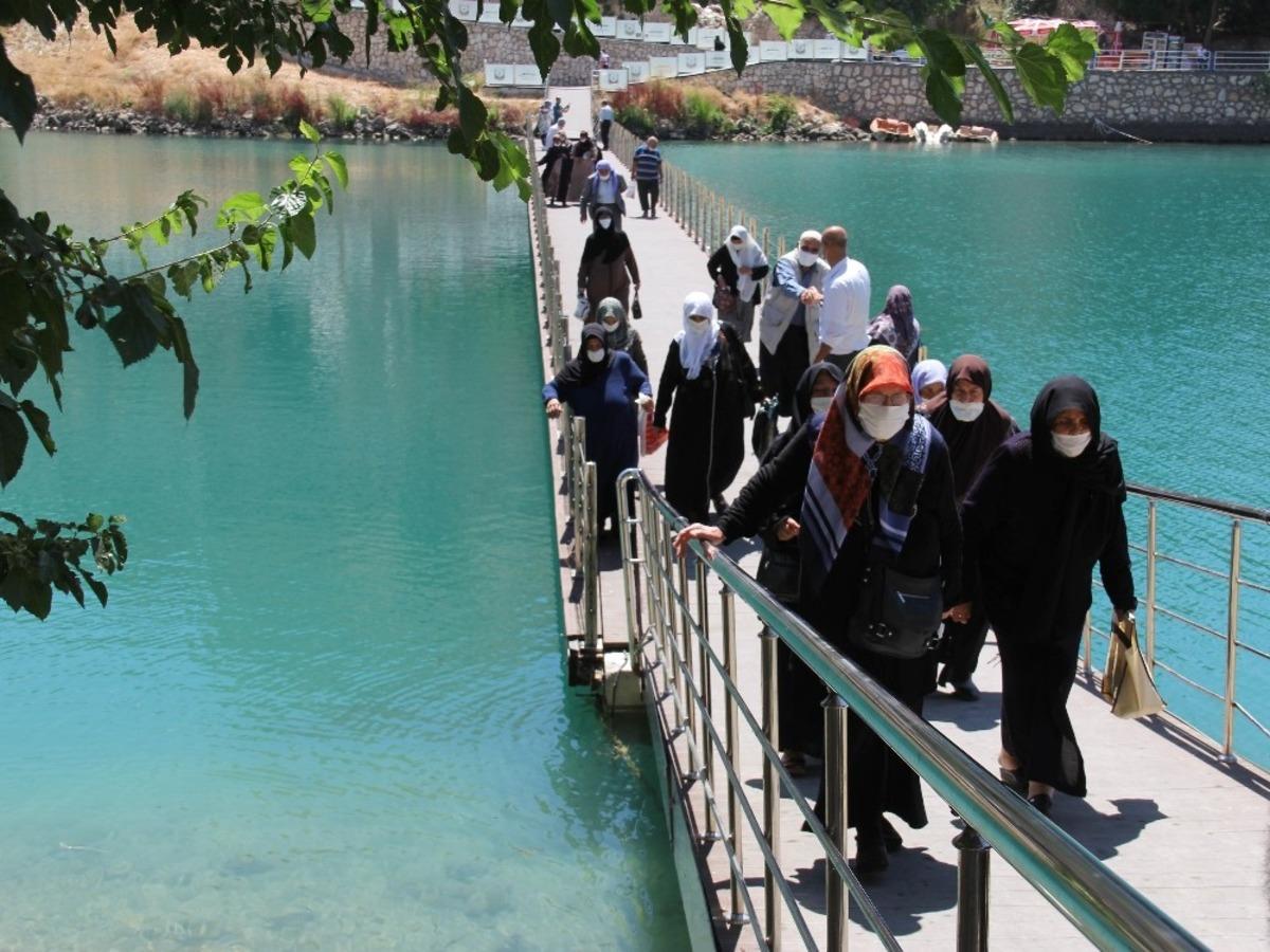 Engelli sporculara ve 65 yaş &uuml;st&uuml; yaşlılara Halfeti gezisi