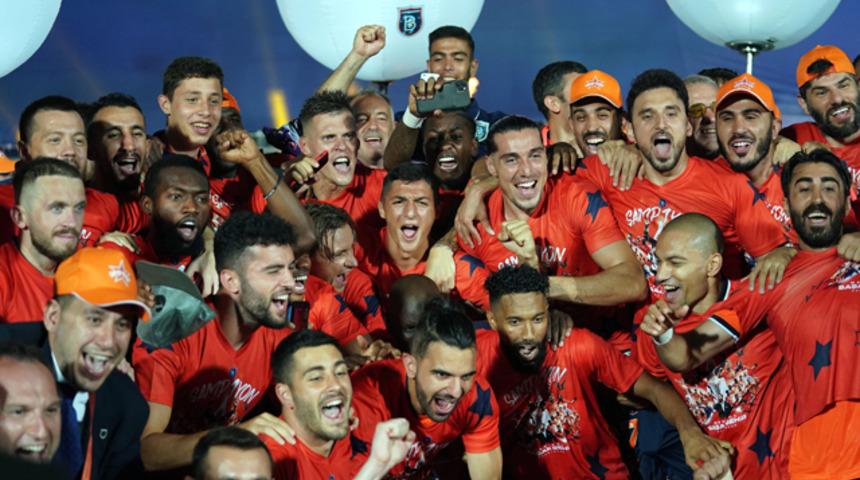 Başakşehir'de 13 futbolcu ilk kez şampiyonluk yaşadı