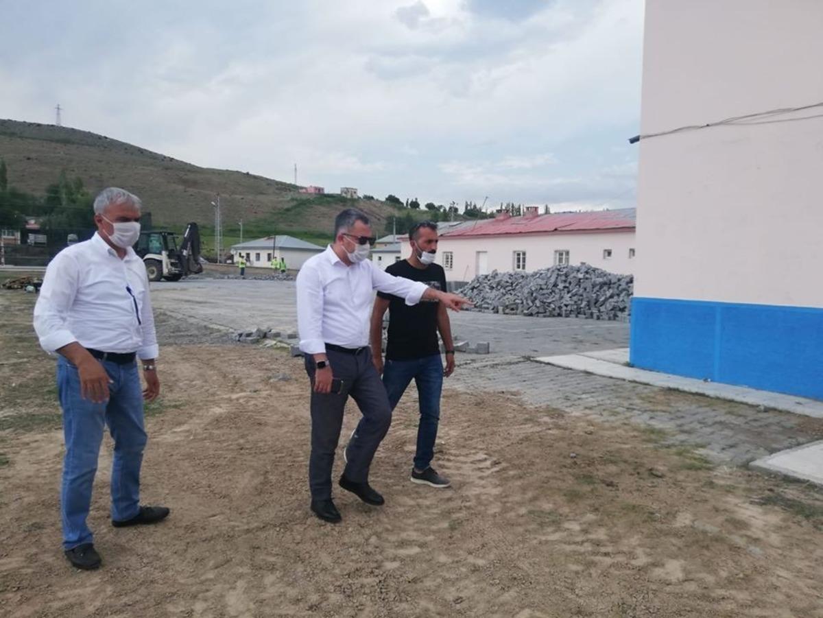 Kağızman Kaymakamı &Ccedil;ınar sahada yapılan &ccedil;alışmaları denetledi