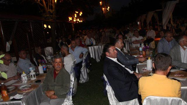 Devrekliler veda yemeğinde Turan’ı yalnız bırakmadılar