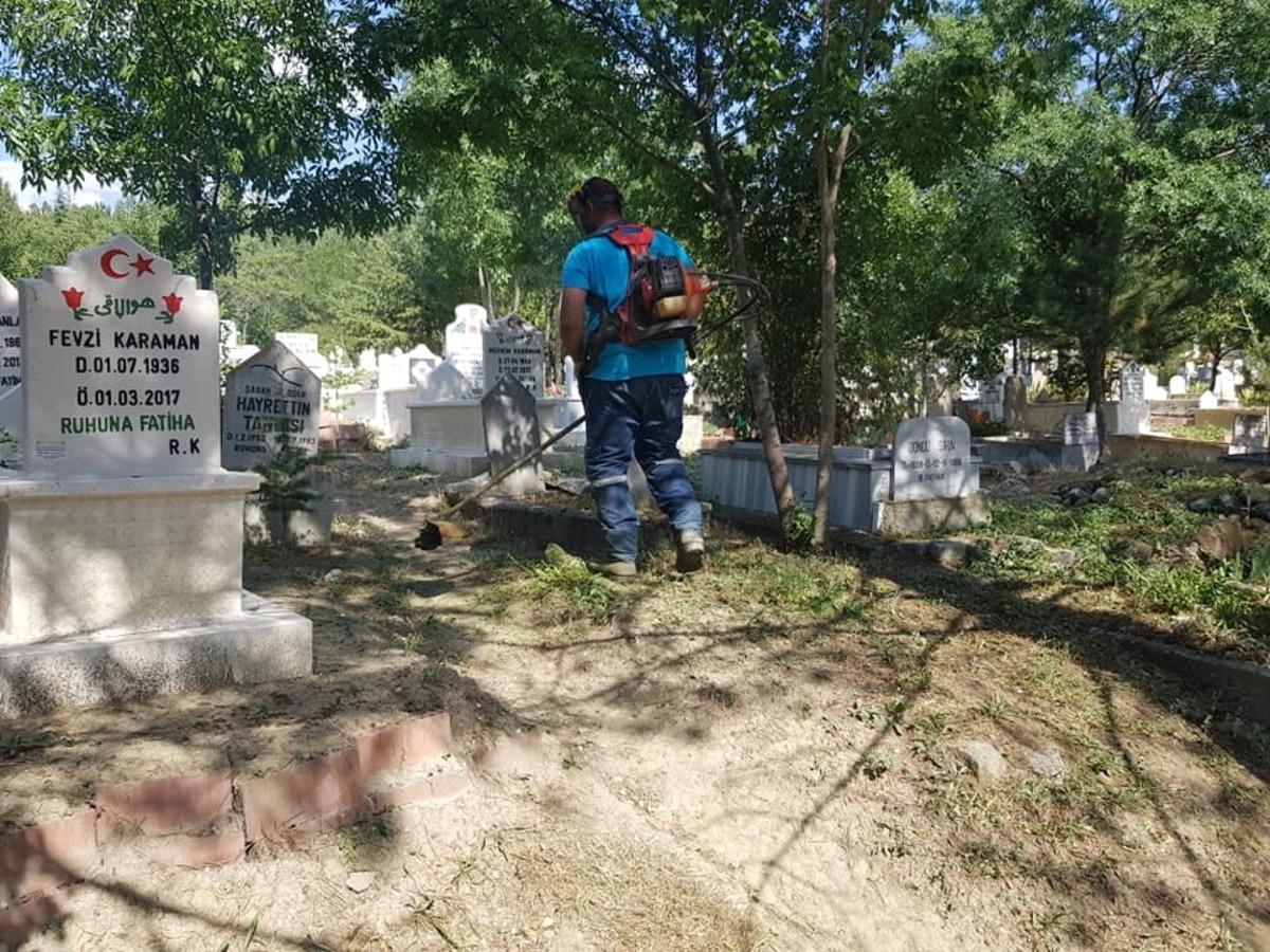 Sungurlu&rsquo;da mezarlıklar bayram ziyaretine hazırlanıyor