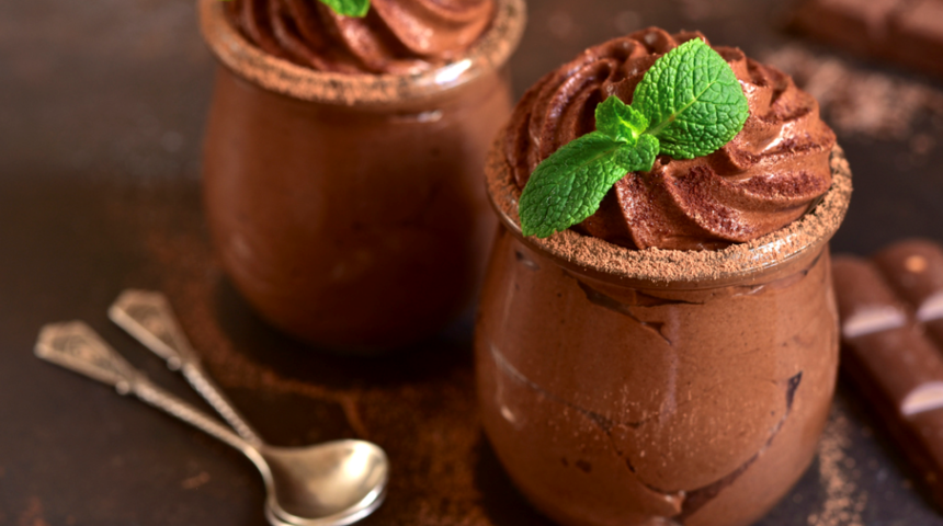 Pratik tatlı tarifi arayanlar için pişirmeden servis edilebilecek 3 lezzetli tatlı önerisi!