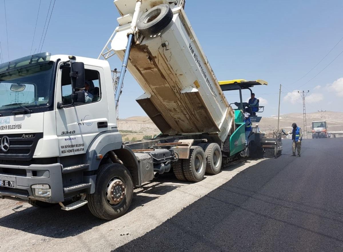 Van B&uuml;y&uuml;kşehir Belediyesinde yol ve asfalt &ccedil;alışması