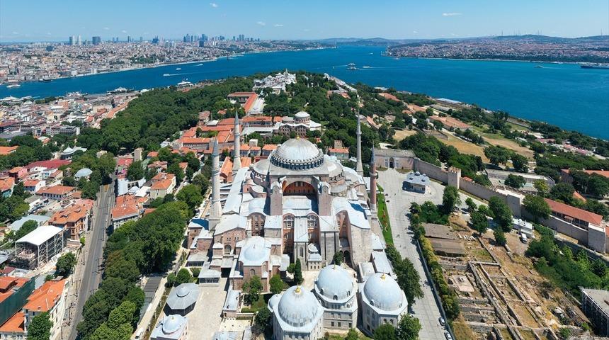 Dünyanın gözü İstanbul'da olacak! Ayasofya Camisi'ndeki açılış hazırlıklarında sona yaklaşıldı