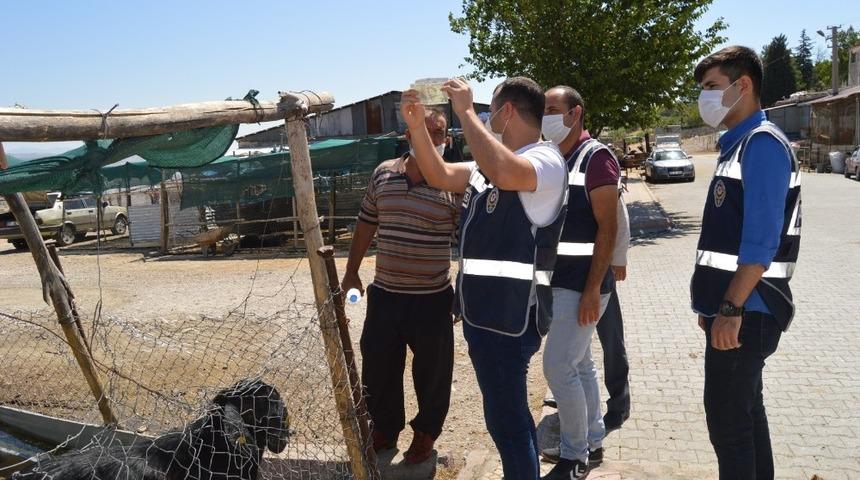 Polis, Besni’de kurban satıcılarını sahte paraya karşı uyardı