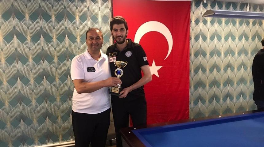 3 bant şampiyonasında Emrullah Başeğmez &uuml;&ccedil;&uuml;nc&uuml; oldu