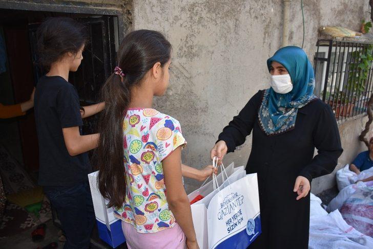 Bayram öncesi yetimlerin yüzü güldü G3