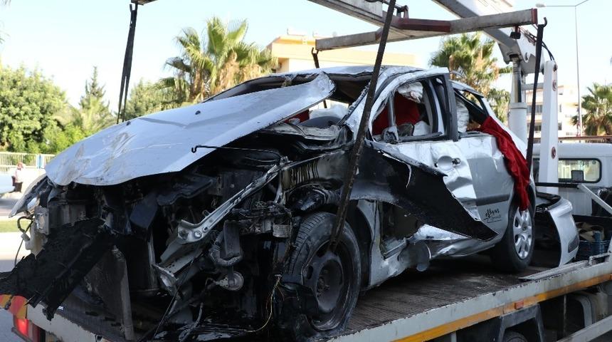 Mersin&rsquo;de &ouml;zel harekat polisleri kaza yaptı: 4 yaralı