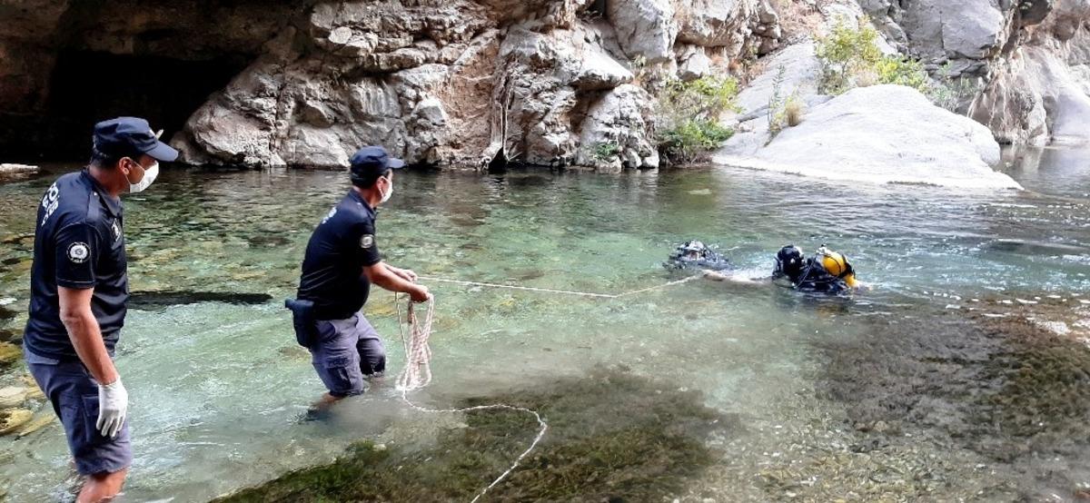 Seydikemer&rsquo;de serinlemek i&ccedil;in girdiği derede boğuldu