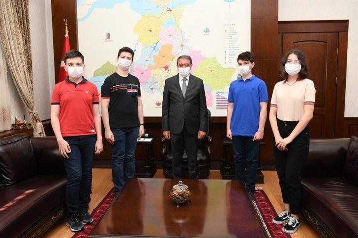 LGS Sınavında tam puan alan öğrenciler ödüllendirdi G2