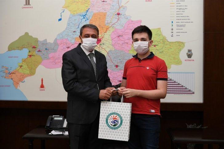 LGS Sınavında tam puan alan öğrenciler ödüllendirdi G3