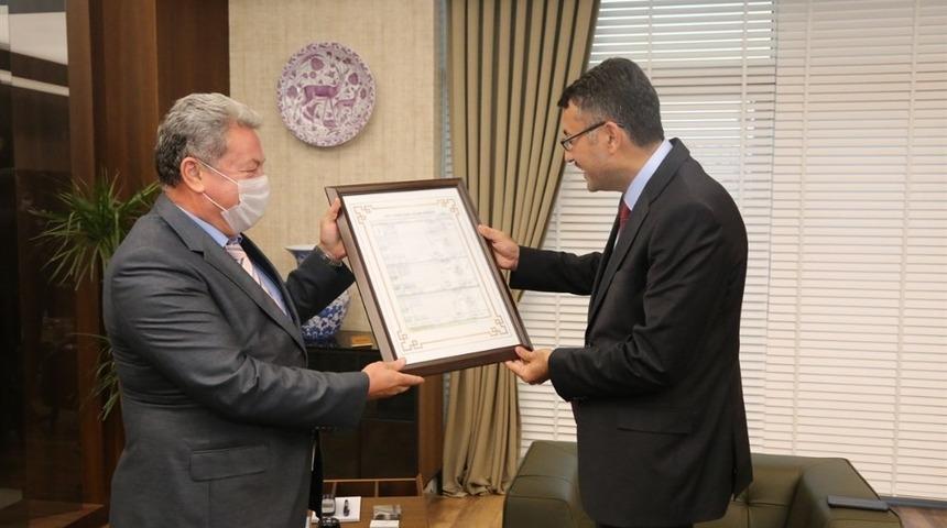 Öğretmenlerinden Vali Ali Çelik’e duygulandıran ziyaret