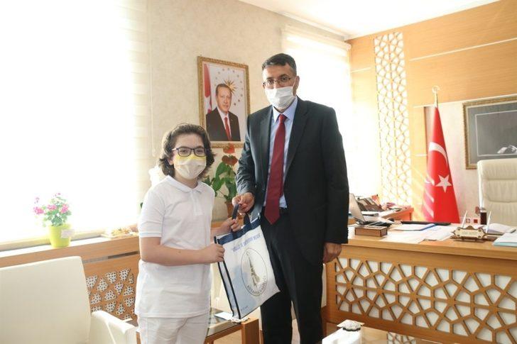 LGS birincilerini tebrik etti G3