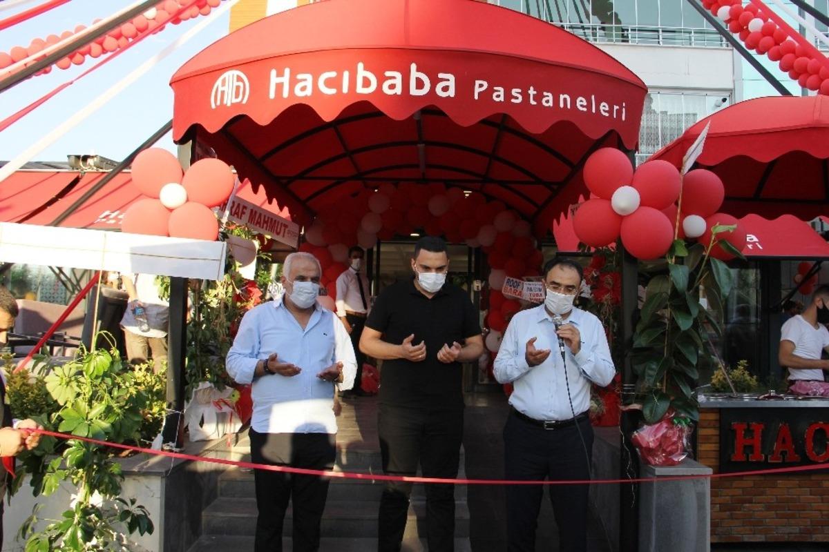 Korona vir&uuml;se kafa tuttu, milyonluk yatırım yapmaya devam etti