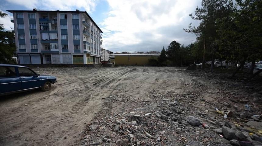 Pazar yerinin park soruna k&ouml;kl&uuml; &ccedil;&ouml;z&uuml;m