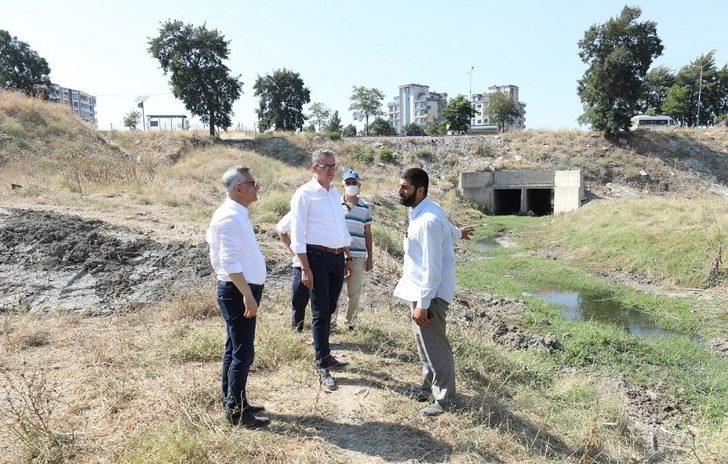 Gaziemir’de dereye akan kanalizasyon sorunu çözülüyor G3