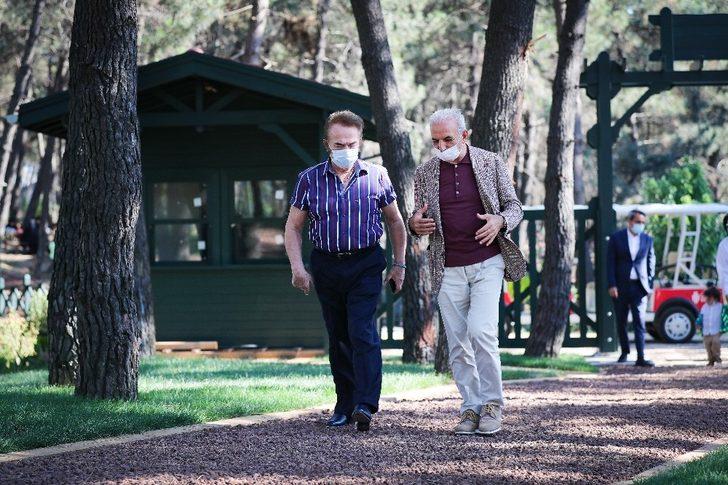 Minik müzisyenlerden Orhan Gencebay’a duygulandıran sürpriz G4