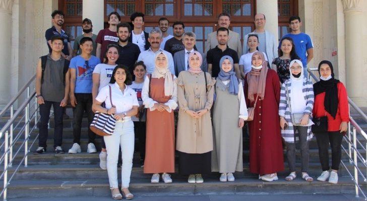 Rektör Uysal, TÖMER öğrenci buluşmalarına katıldı G2