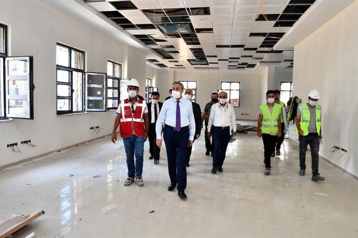 Vali Su, Mezitli yeni hükümet konağı inşaatında incelemelerde bulundu G3