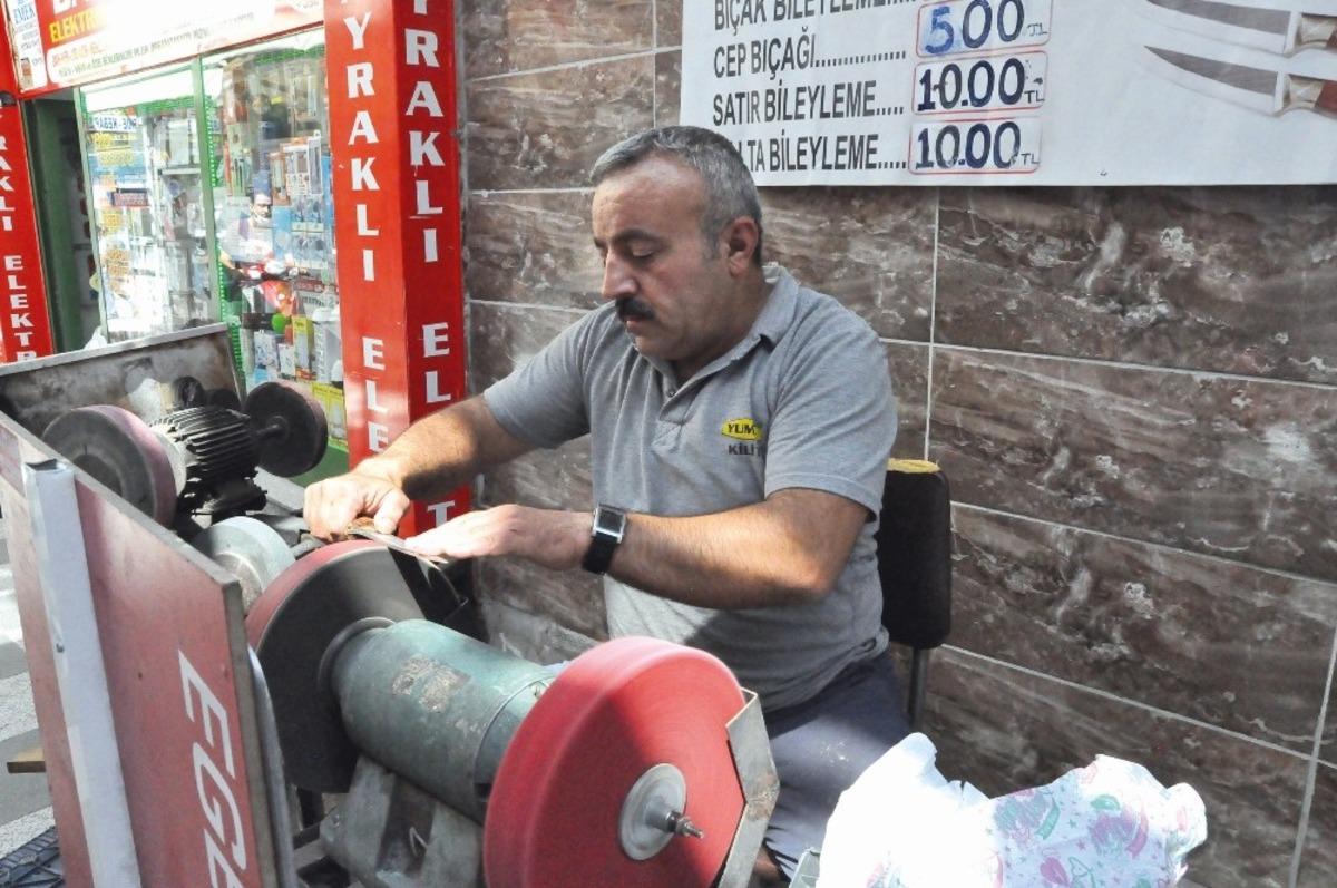 Bı&ccedil;ak&ccedil;ılarda kurban mesaisi başladı