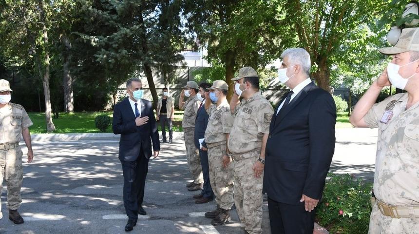 Vali Mahmut &Ccedil;uhadar&rsquo; jandarmadan brifing