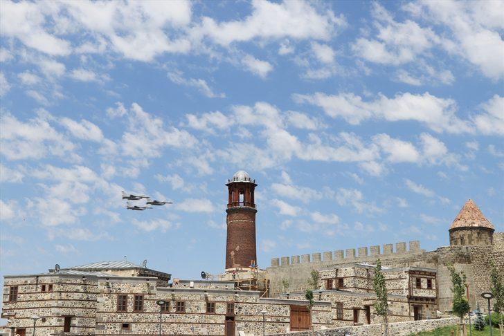 Erzurum Kongresi'nin 101. yıl dönümünde F-16'ların gösterisi nefes kesti G2