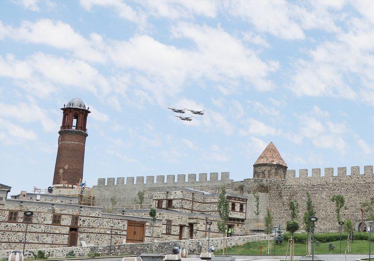 Erzurum Kongresi'nin 101. yıl dönümünde F-16'ların gösterisi nefes kesti G3