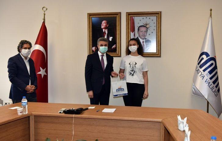 LGS’den tam puan alan öğrenciler ödüllendirildi G2