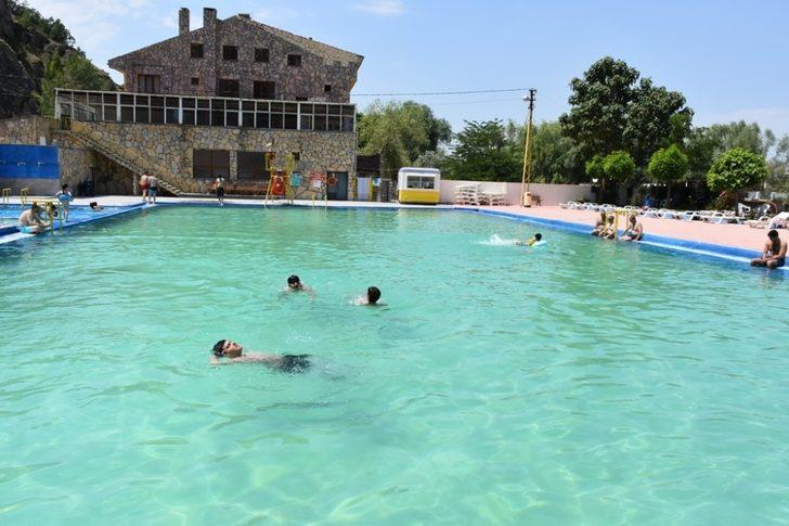 İnönü havuzlarının doğal kaynak suyunda serinleme keyfi G2