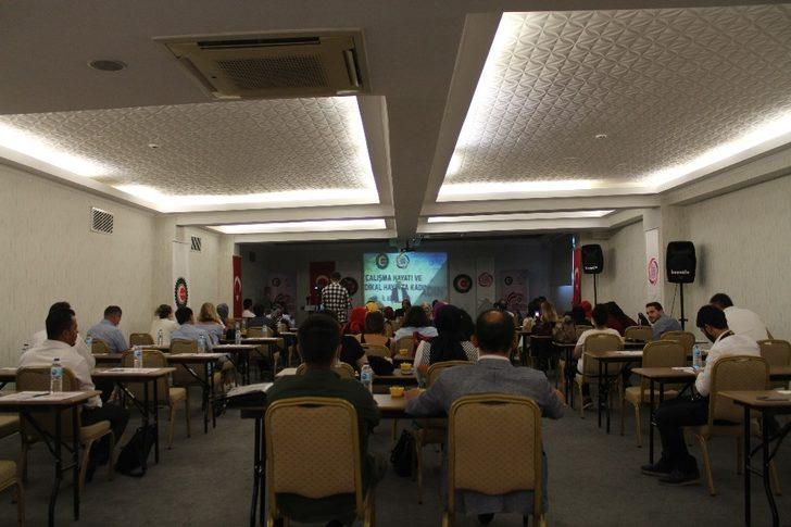 Hak-İş’ten Denizli’de ‘Sendikalı Kadın Takım Kaptanları’ eğitimi G2