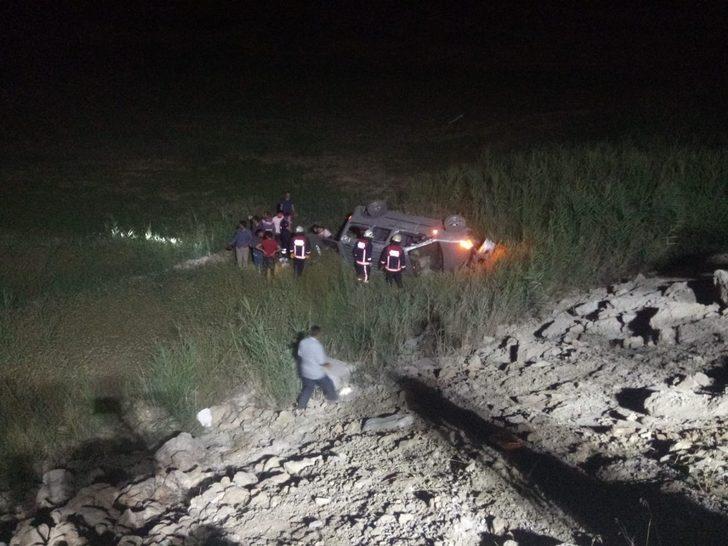 Otomobil şarampole uçtu: 6 yaralı G3