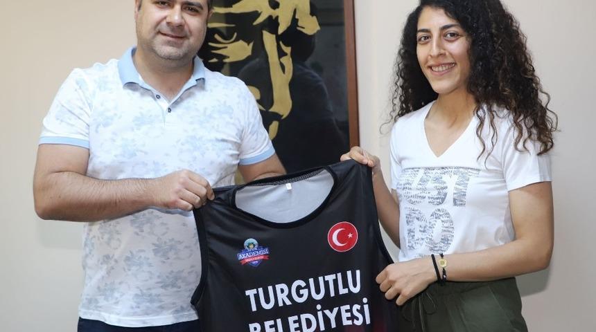 Zeliha &Ouml;ter bir yıl daha Turgutlu Belediyespor&rsquo;da