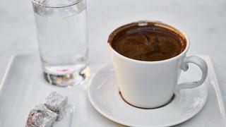 Kahve falında bayrak görmek ne anlama gelir? Falda bayrak şekli görmek