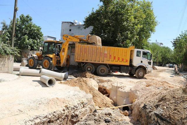 Cumhuriyet Mahallesinde alt yapı çalışması