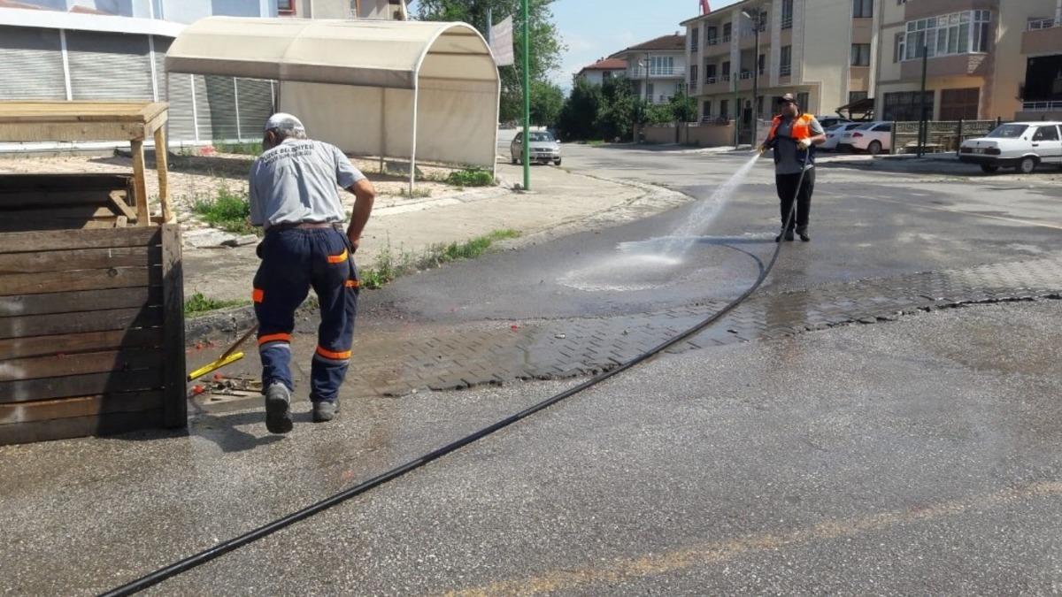 D&uuml;zce&rsquo;de temizlik &ccedil;alışmaları aralıksız s&uuml;r&uuml;yor