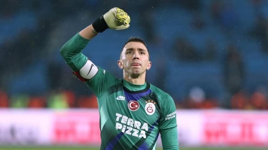Fernando Muslera: Hoca olmamı istiyorlar