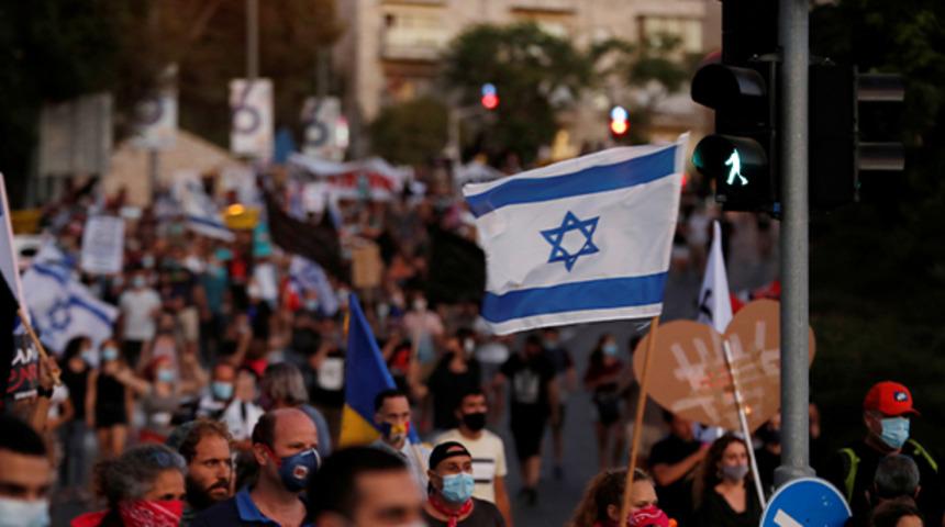 İsrail karıştı! Binlerce kişi sokaklarda: Netanyahu&rsquo;nun istifası isteniyor