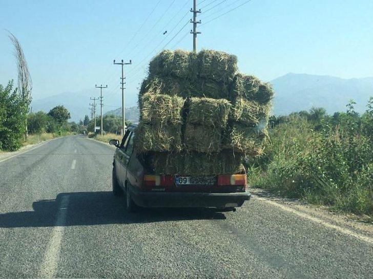 Otomobilinin bagajında saman balyası taşıdı G2