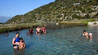 Demre'nin buz gibi kükürtlü suyu şifa dağıtıyor