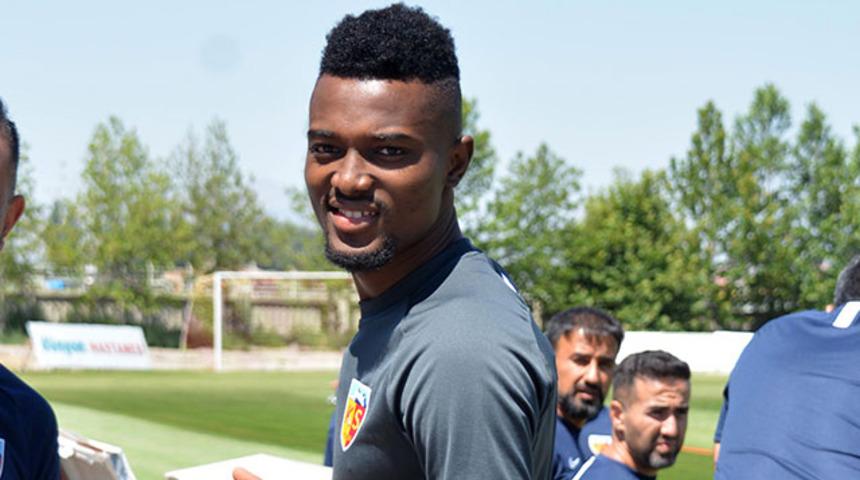 Galatasaray'dan Mensah için Kayserispor'a teklif