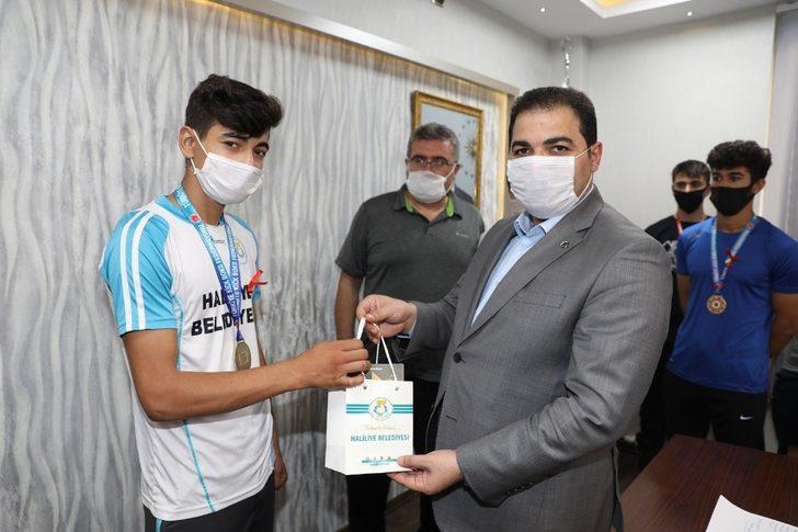 Canpolat şampiyonları kabul etti G1