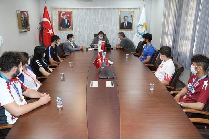 Canpolat şampiyonları kabul etti G2