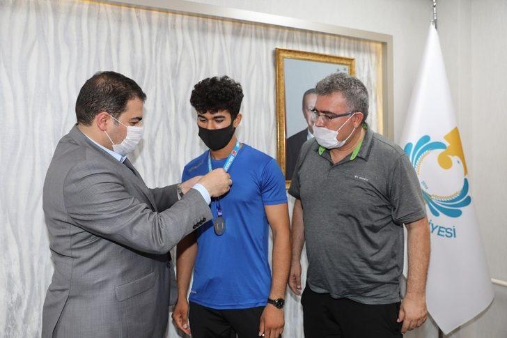 Canpolat şampiyonları kabul etti G3