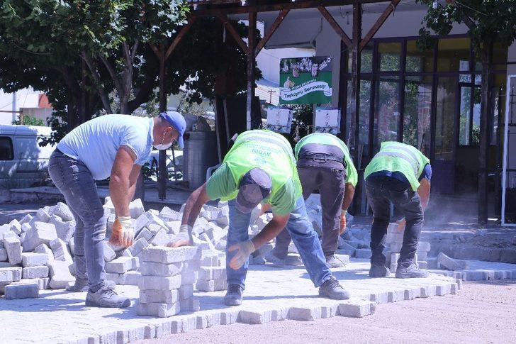 Güzelçamlı Liman caddesinde parke taşı çalışmaları sürüyor G5