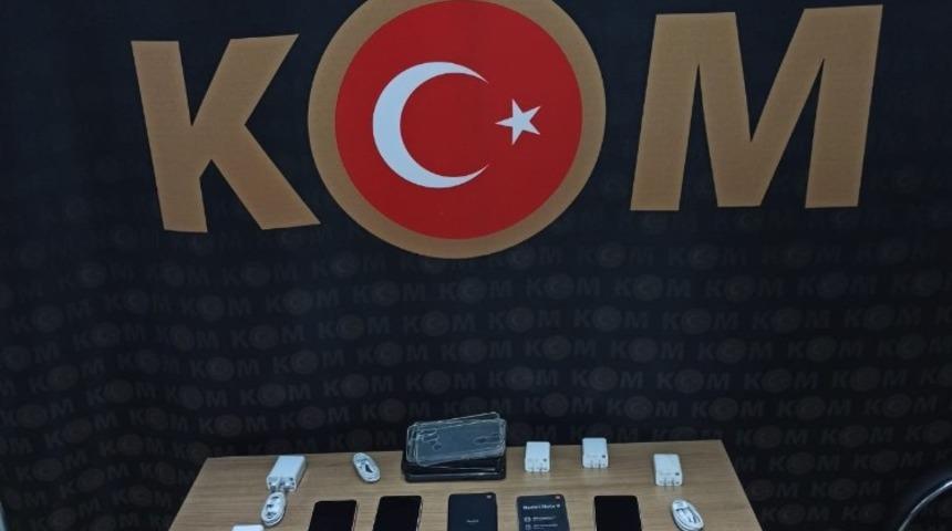 Bitlis&rsquo;te ka&ccedil;ak cep telefonu ele ge&ccedil;irildi