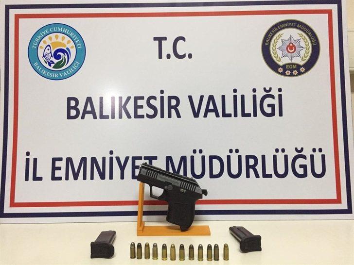 Balıkesir polisi 8 silah ele geçirdi G1