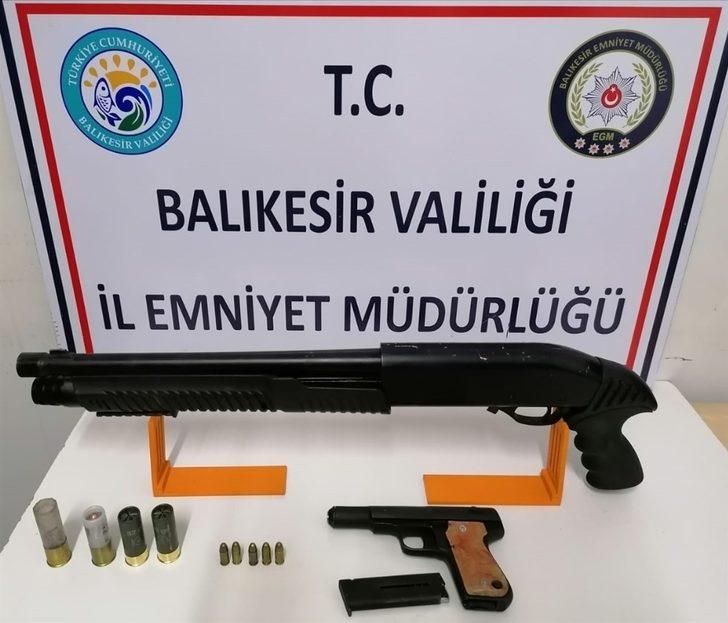 Balıkesir polisi 8 silah ele geçirdi G4