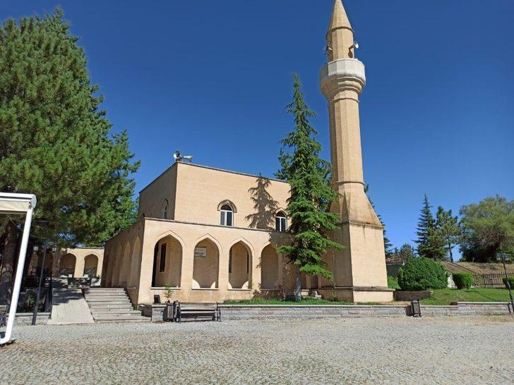 Yunus Emre türbesi ziyaretçilerini bekliyor G2